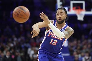 队记：鹈鹕与沃特福德签的是非保障底薪合同 初始保障金额为25万