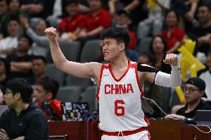 媒体人：有没有可能破队史3分纪录？已经进了11个3分还在放我们投
